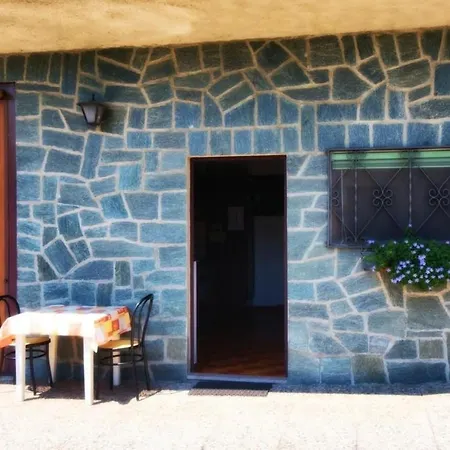 Apartamento 'garden' Mit Wasserblick By Interhome